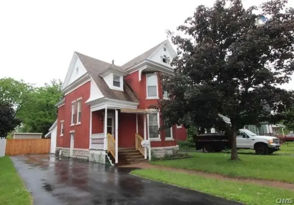 871 W Main Street, Watertown City
