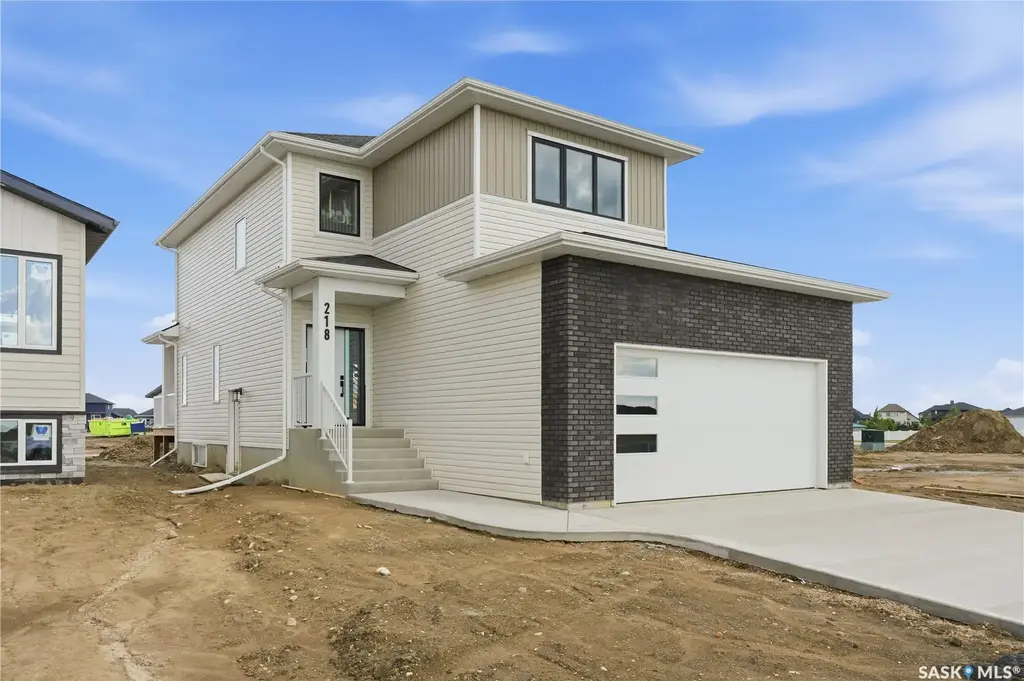 218 Veterans Drive, Warman