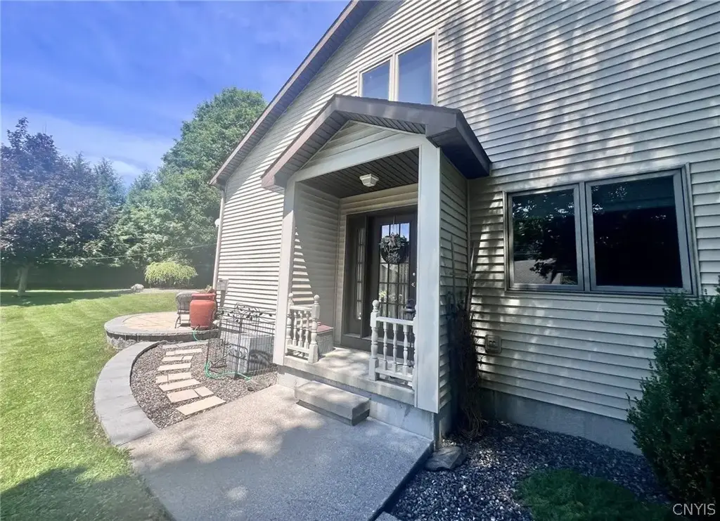 3273 Walden Oaks Boulevard, Cortlandville