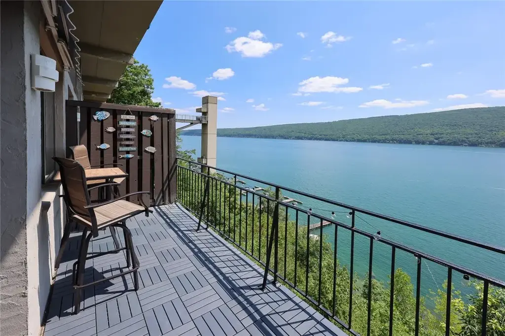 2 Cliffside Drive, South Bristol