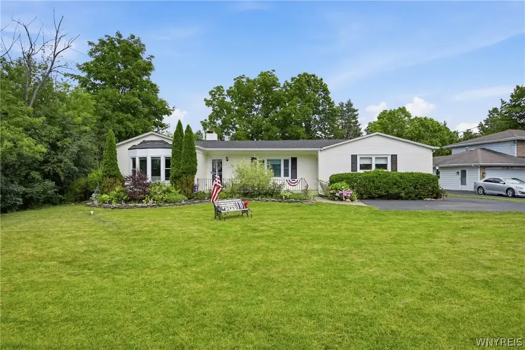 4049 River Road, Lewiston