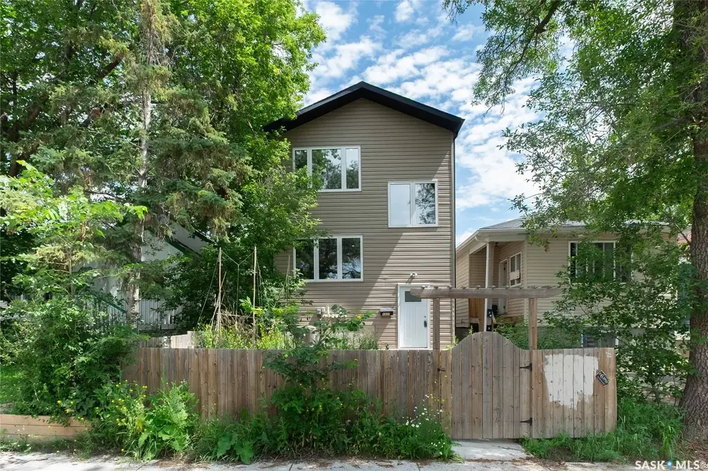 1337 Montague Street, Regina