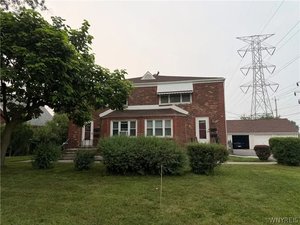 808 Cleveland Drive # Upper, Cheektowaga