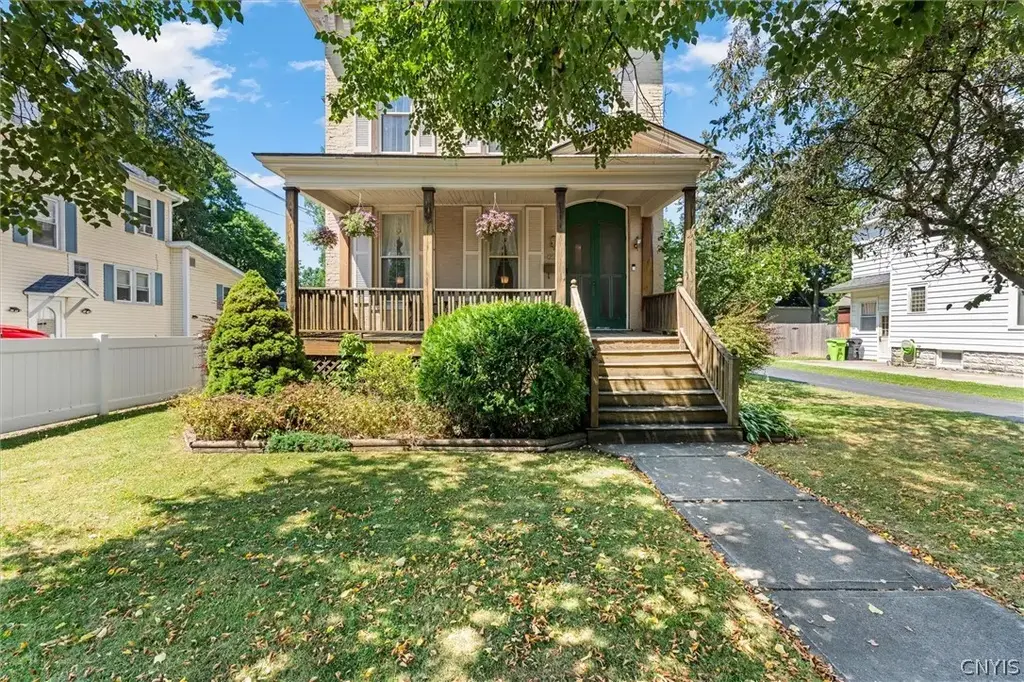 222 W Walnut Street, Oneida