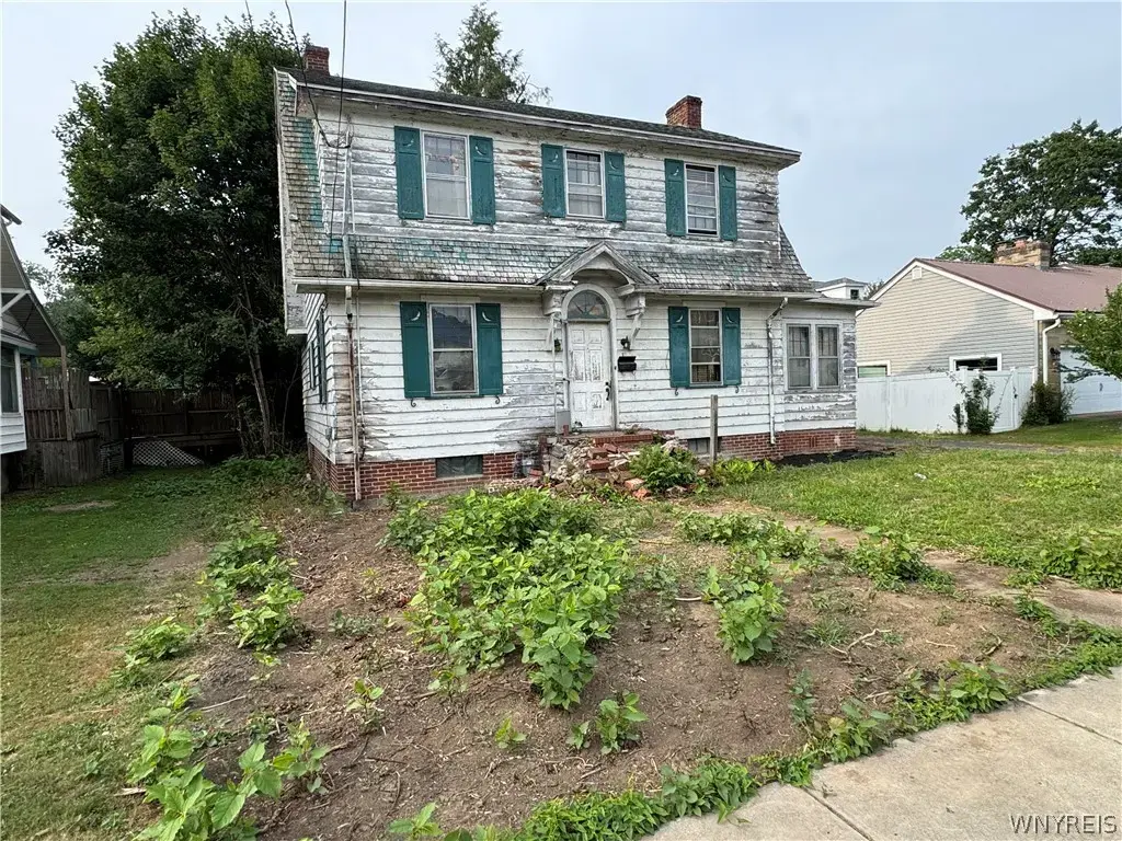 19 Maple Avenue, Persia