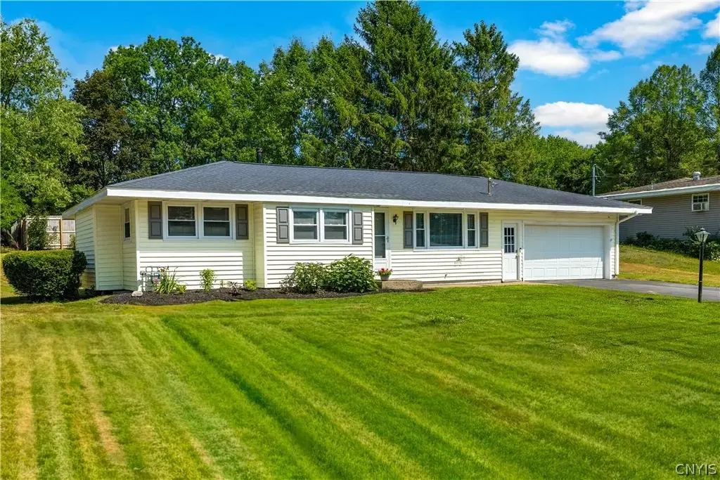 8814 Walnut Drive, Lee