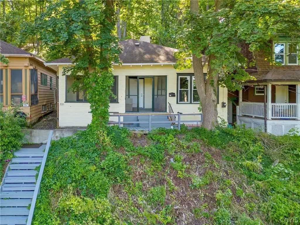855 Lancaster Avenue, Syracuse