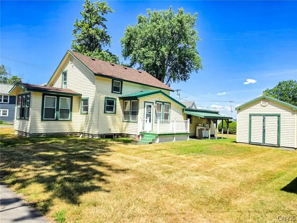 6774 Forest Avenue, Verona