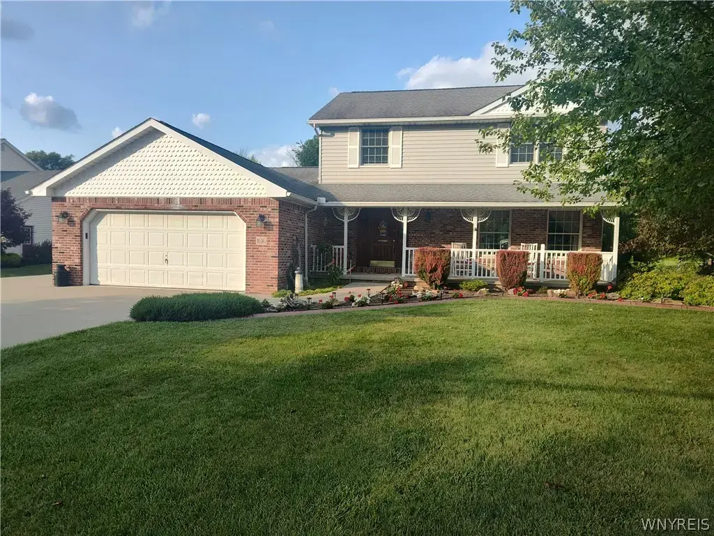 1616 Lakeview Road, Hamburg