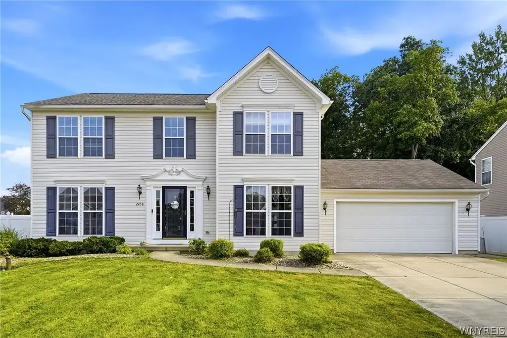 2238 Fox Chase Road, Hamburg
