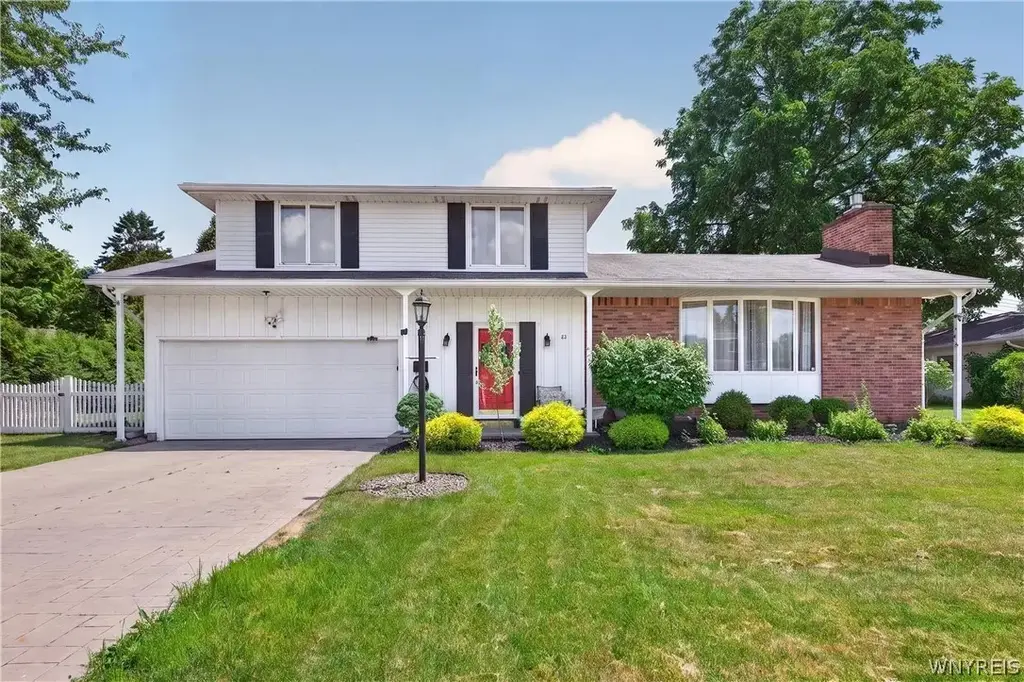 33 Gregory Drive, West Seneca