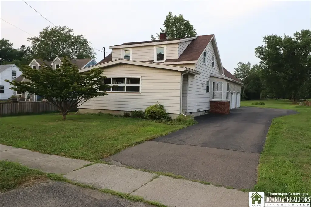 106 Seymour Street, Pomfret