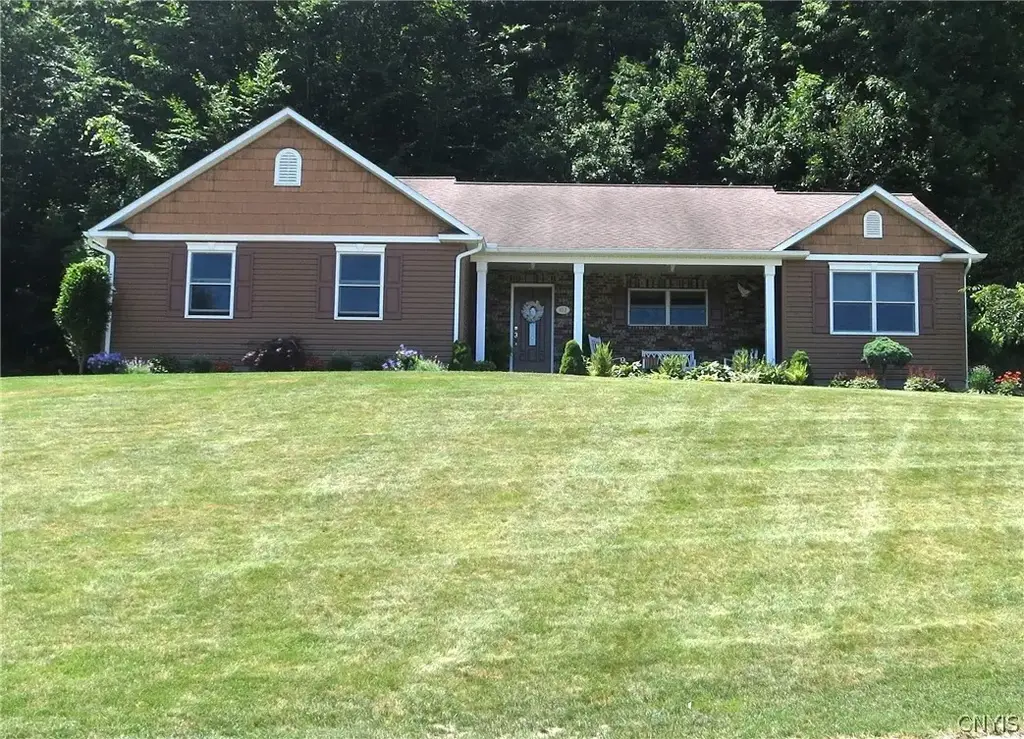 107 Schuyler Drive, Sullivan