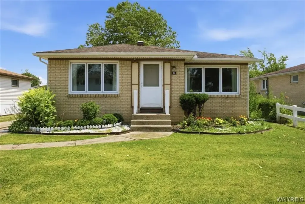 74 Lucy Lane, Cheektowaga
