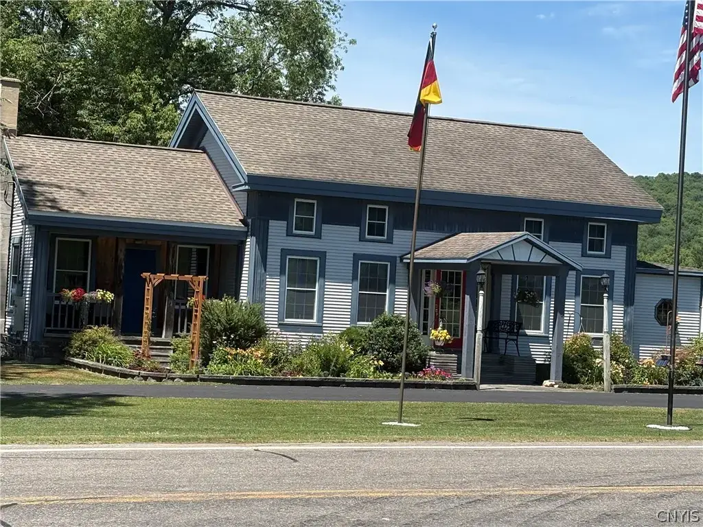 571 State Highway 26, Pitcher