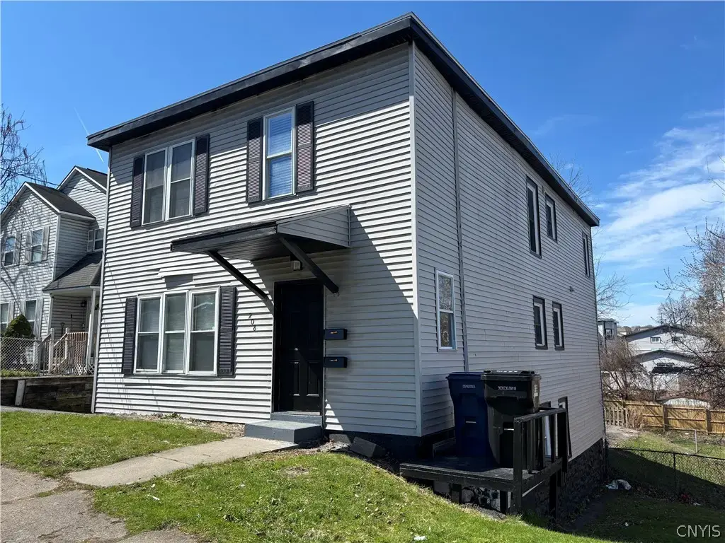 208 Westcott Street, Syracuse