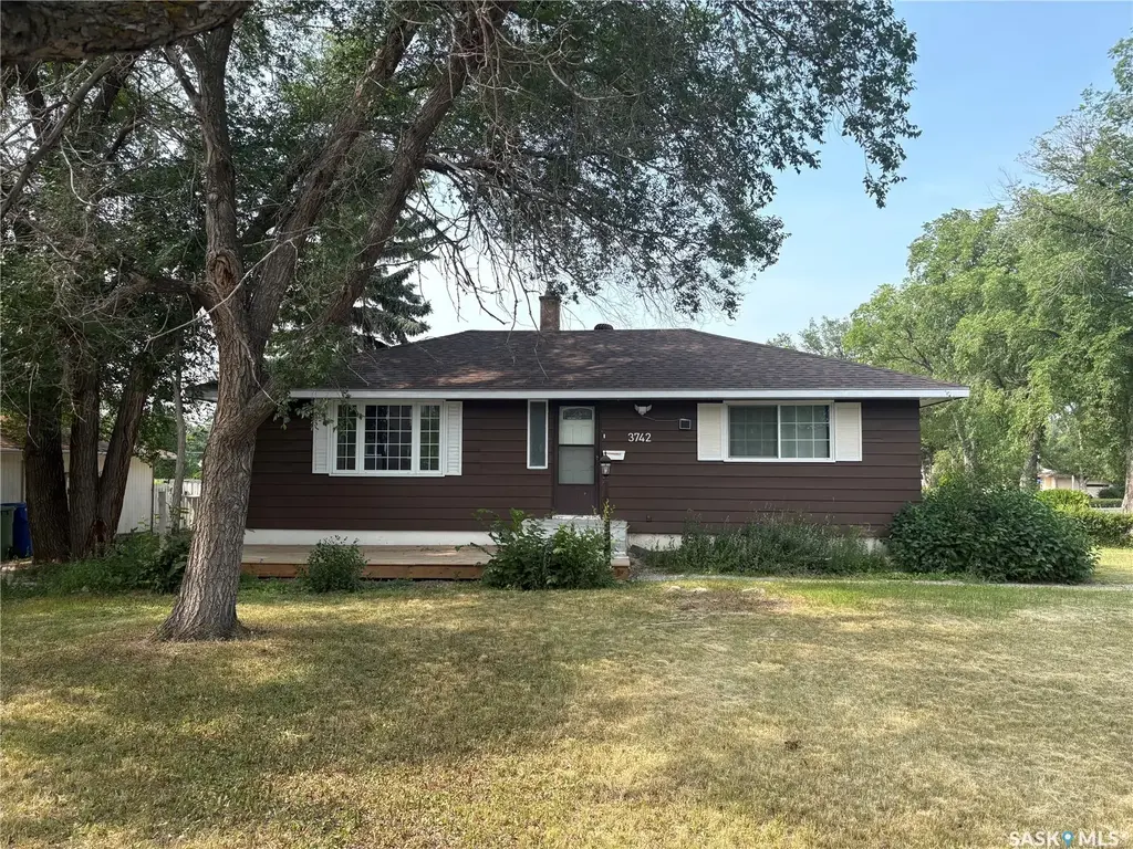 3742 Argyle Road, Regina