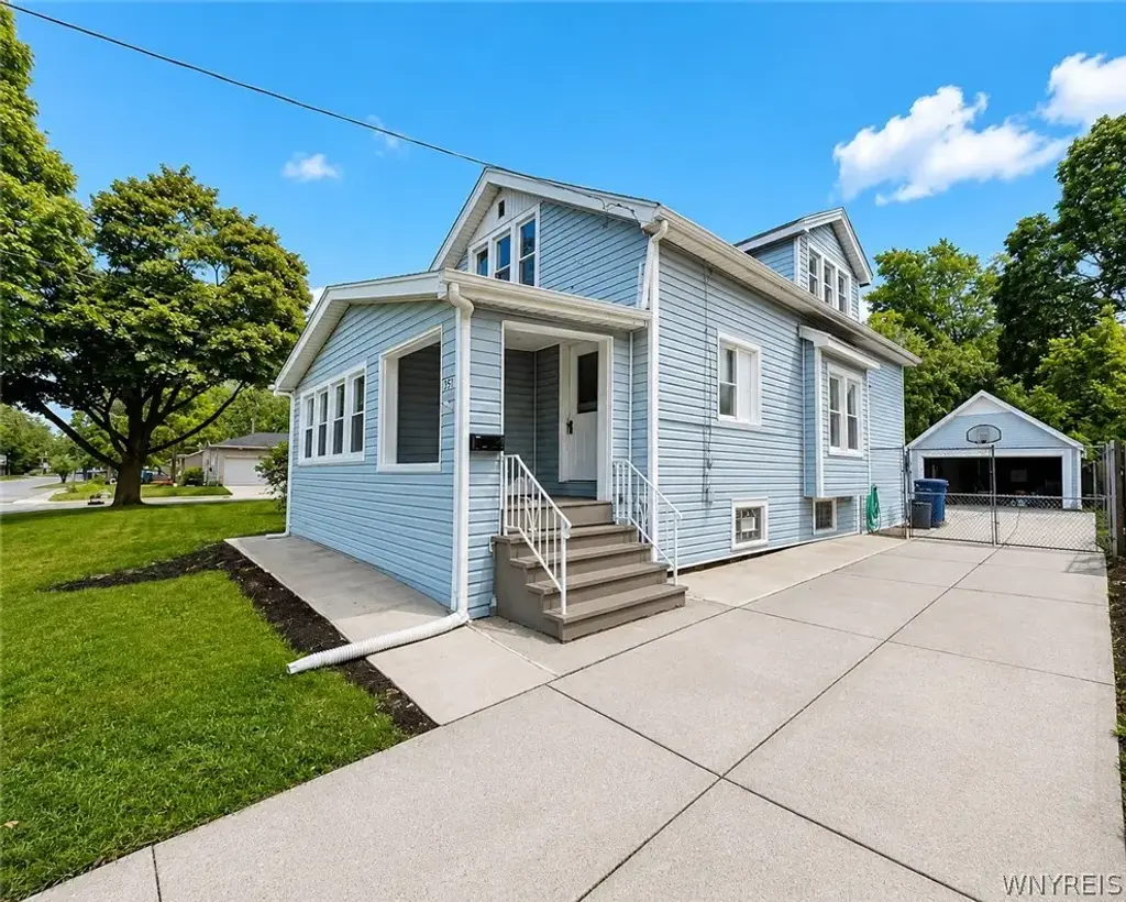 591 Longmeadow Road, Amherst