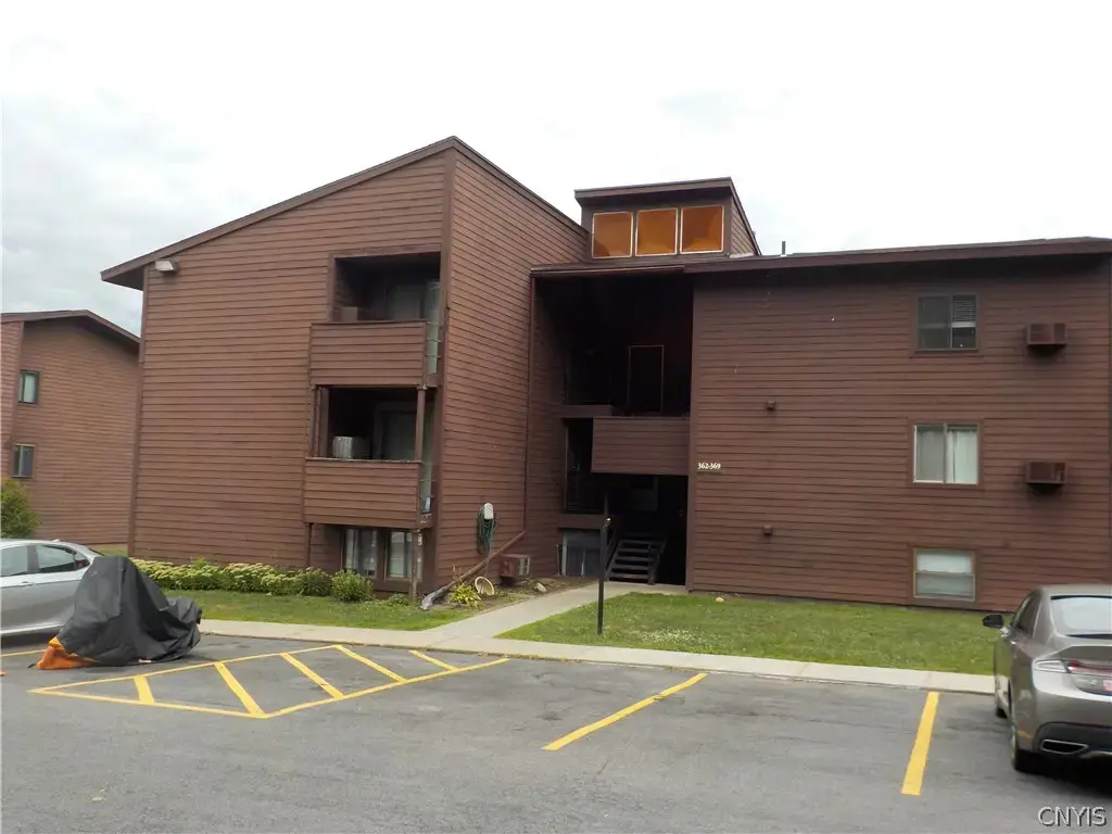 368 Village Boulevard N, Van Buren