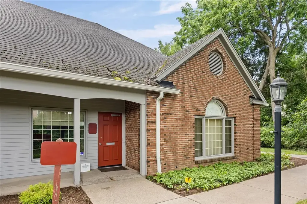 61e Monroe Avenue, Pittsford
