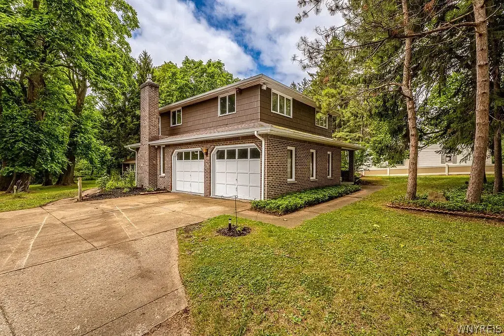 1940 Dodge Road, Amherst