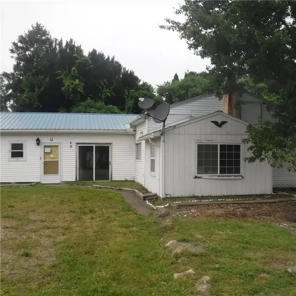 10058 Davis Road, Wayland