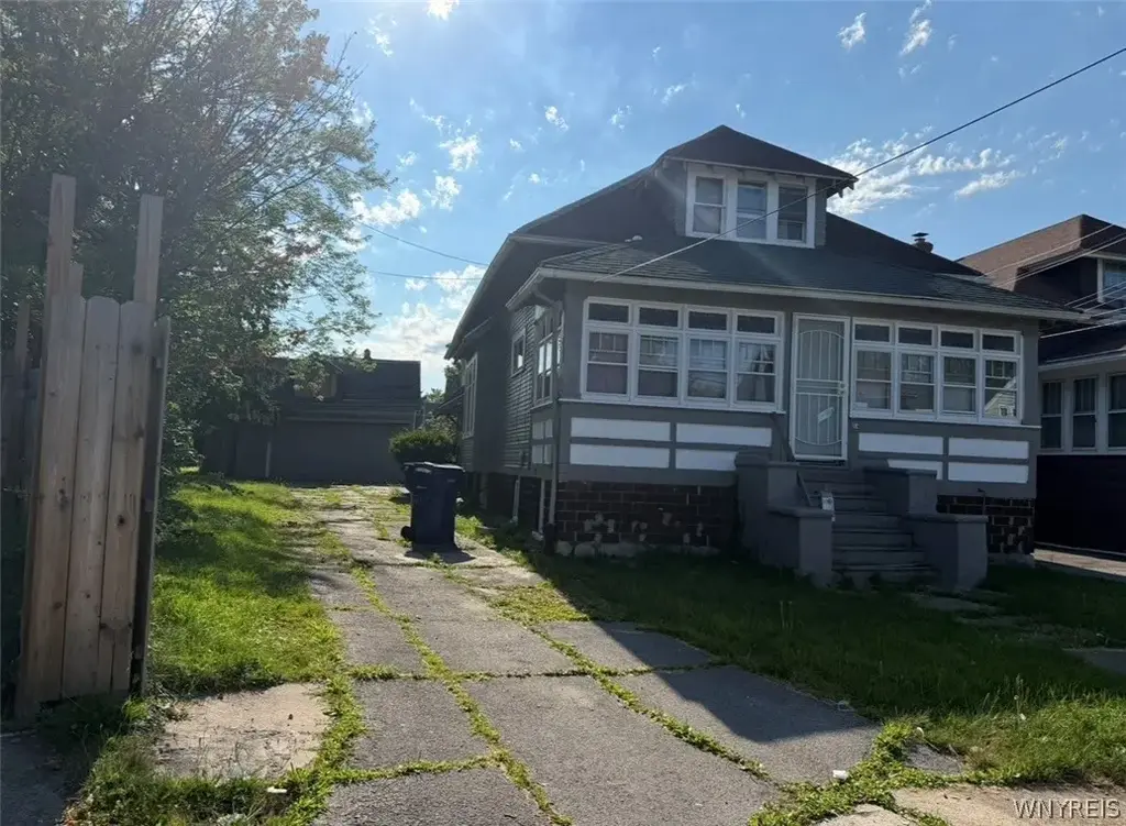 14 Thatcher Avenue, Buffalo