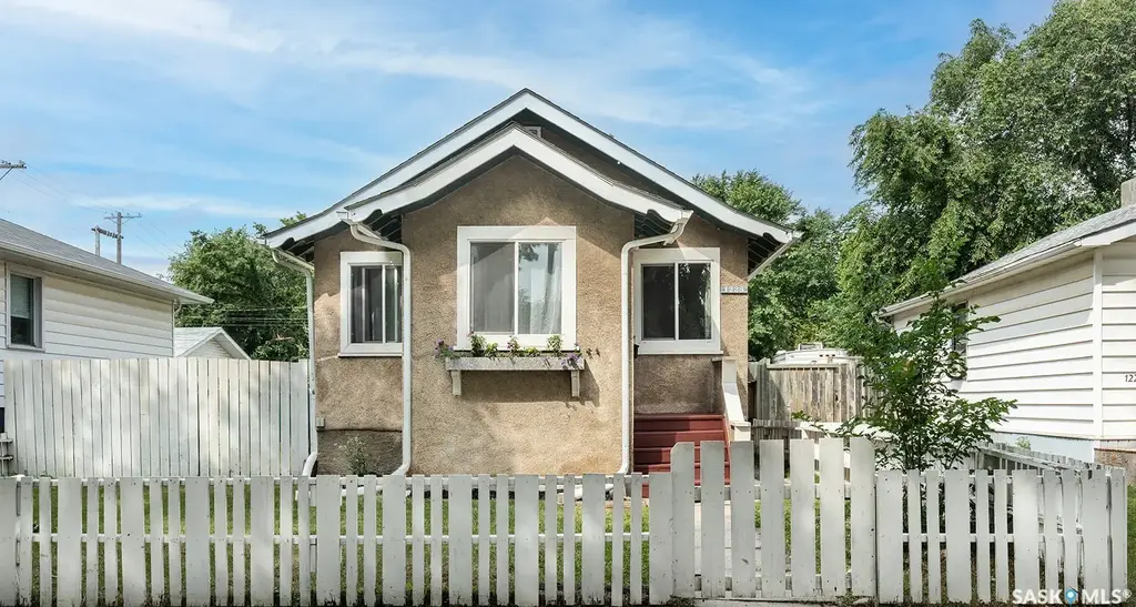 1223 C Avenue N, Saskatoon