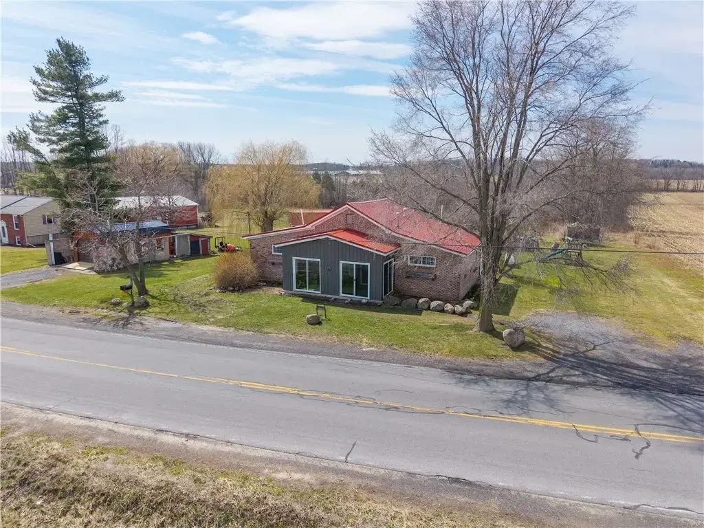 2200 Fort Hill Road, Phelps