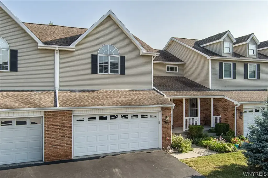 362 Forest Edge Drive, Amherst