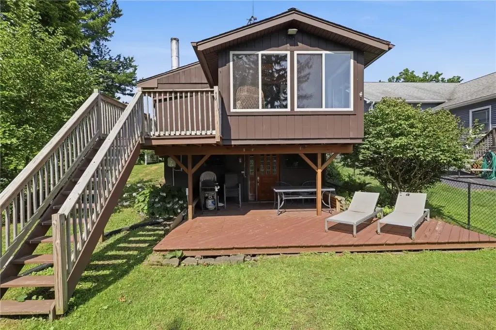 8160 Graves Point Road, Huron