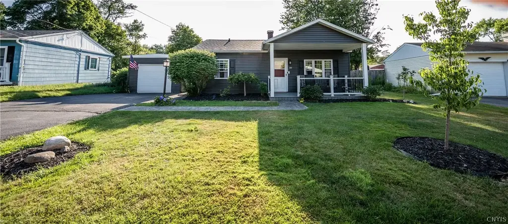 109 Denton Avenue, Whitestown