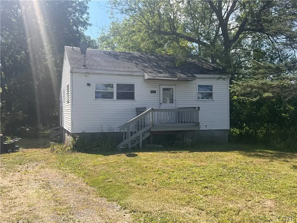 8827 Brewerton Road, Cicero