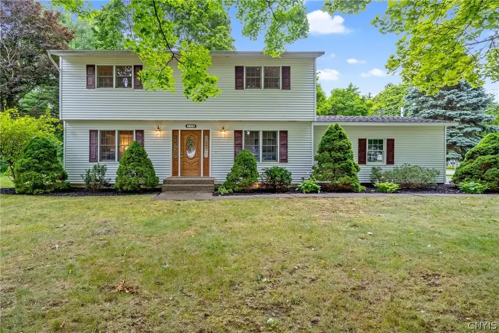 118 Winding Way, Camillus