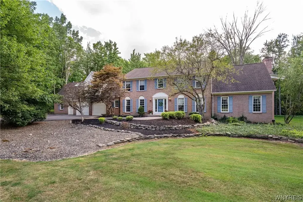 76 Tanglewood Drive W, Orchard Park