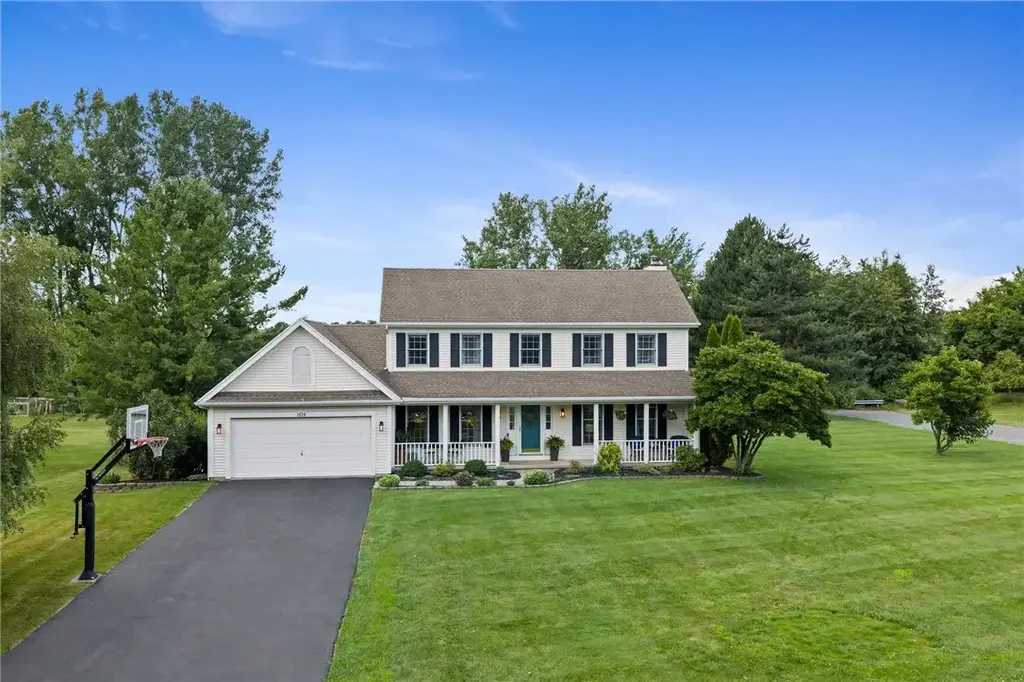 1454 Chigwell Lane N, Webster