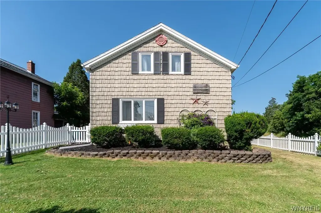 107 Market Street, Attica