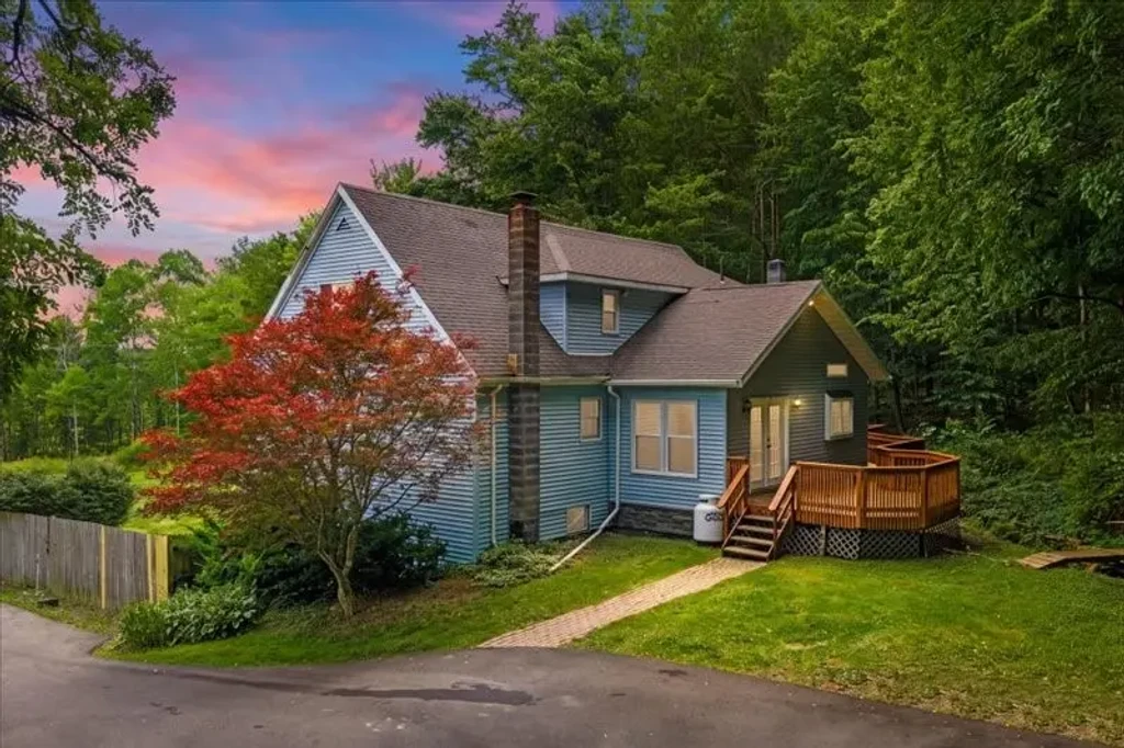 231 Howland Hill Road, Nanticoke