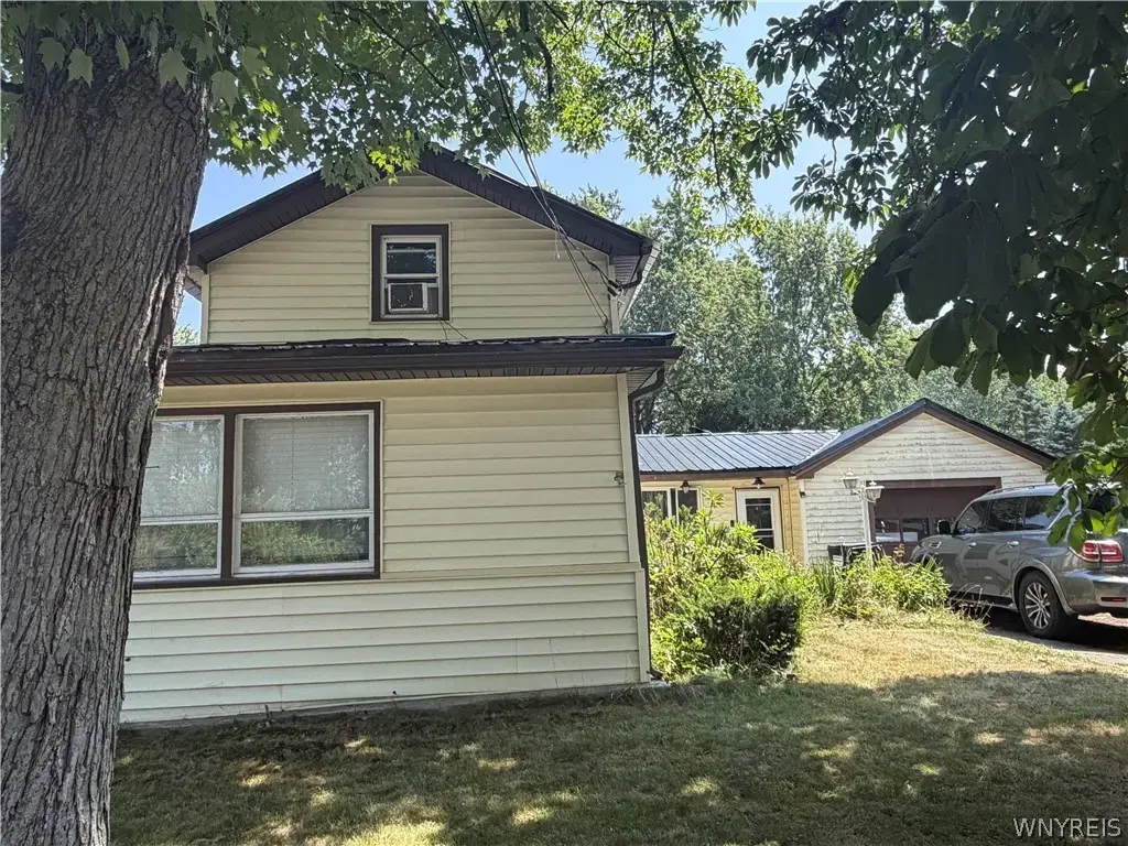 687 Railroad Avenue, Brant