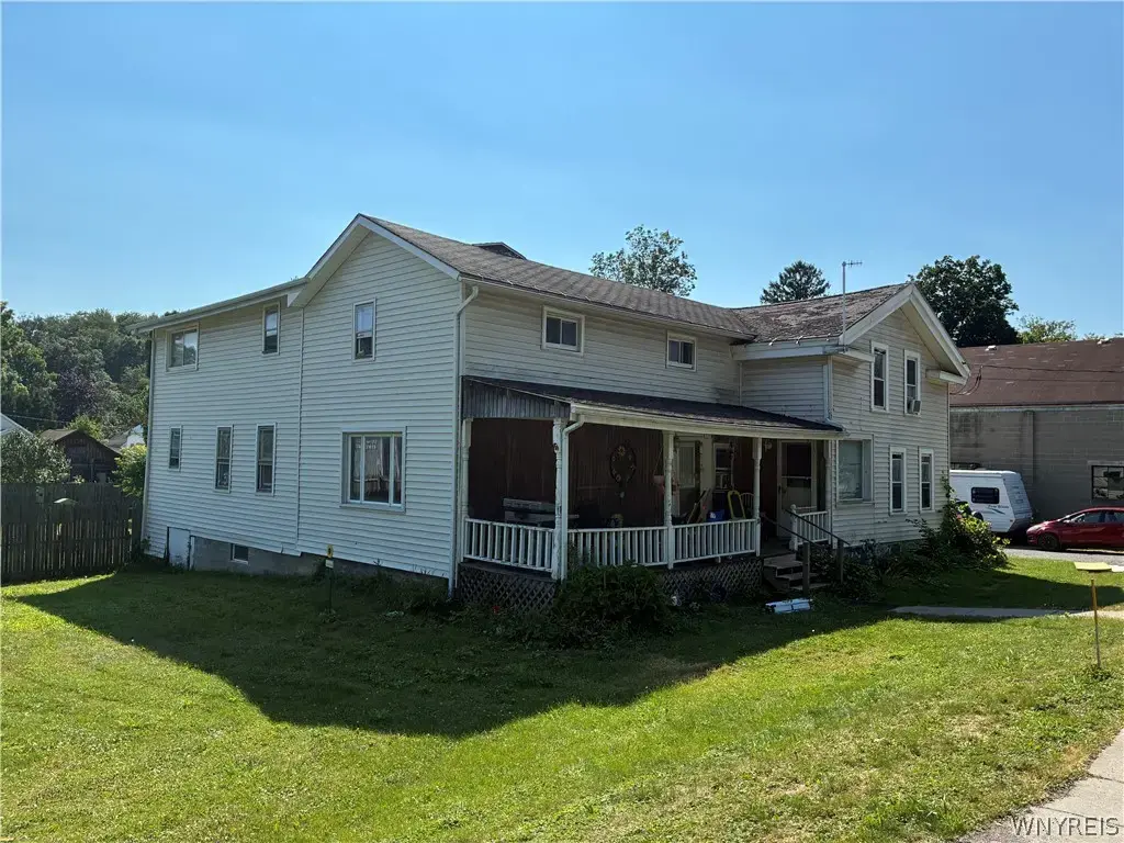 246 Clinton Street, Bennington