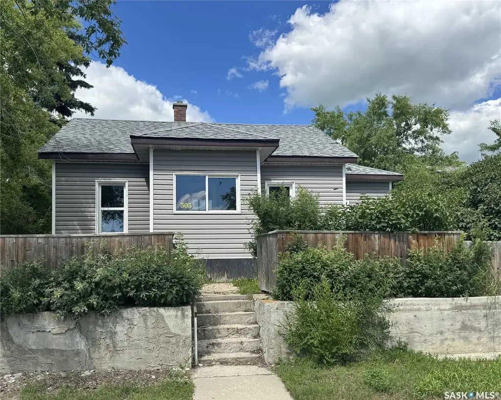 303 4th Avenue W, Biggar