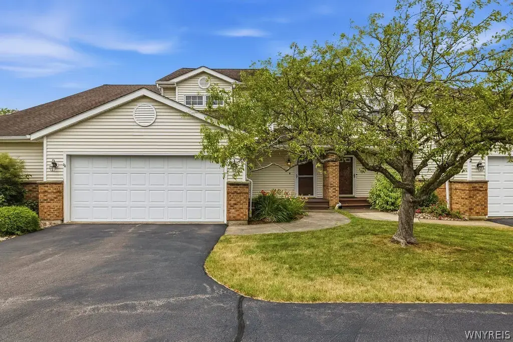 14 Southwick Drive, Orchard Park