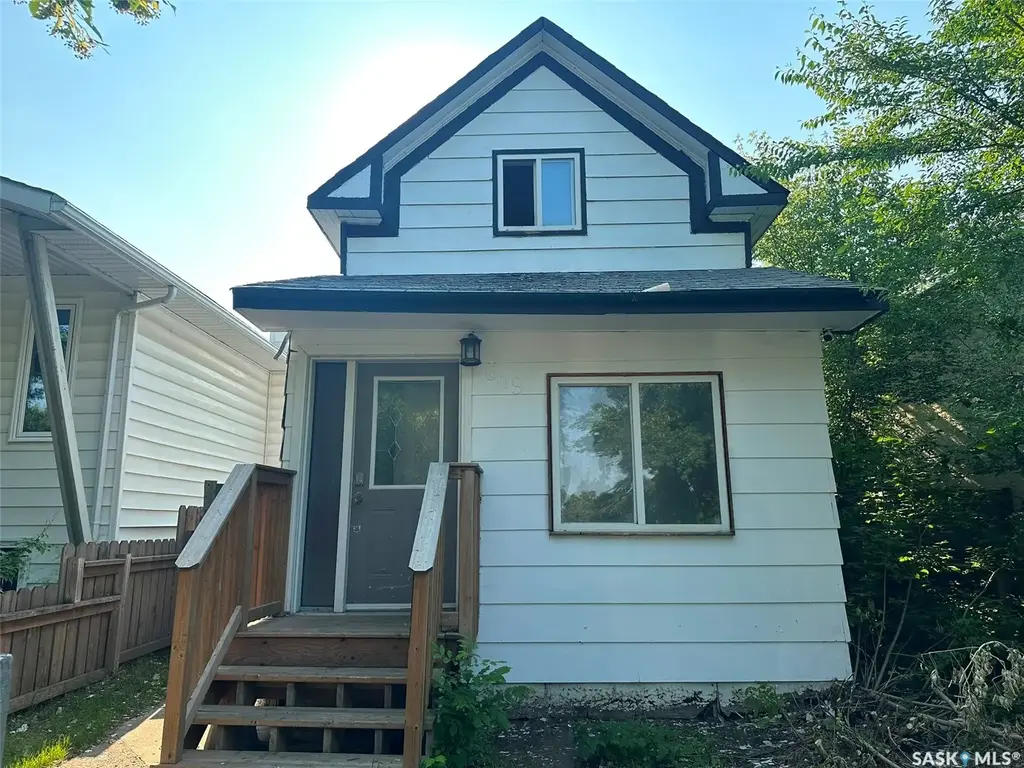 619 L Avenue S, Saskatoon