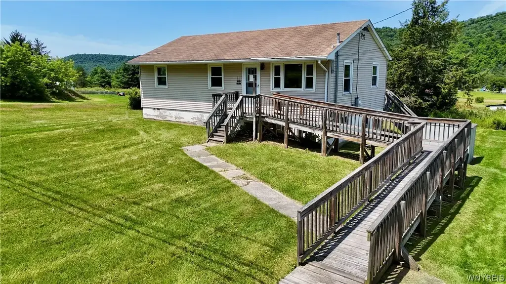 7944 State Route 417, Bolivar