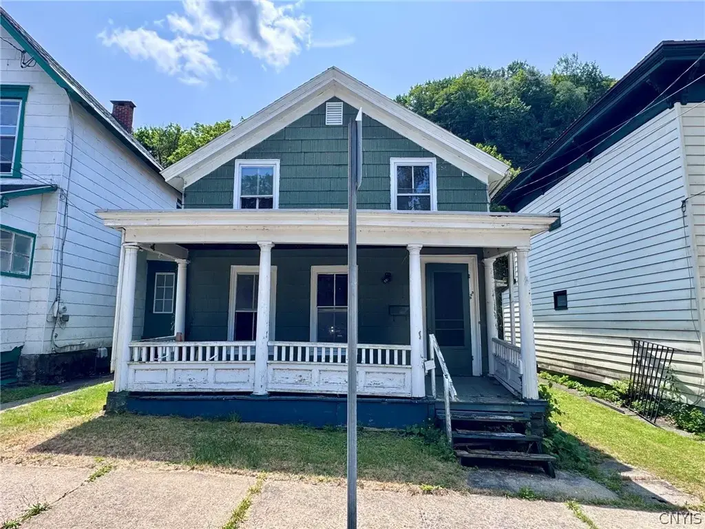 565 E Jefferson Street, Little Falls City