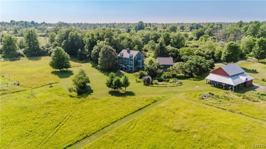 13730 County Route 5, Clayton