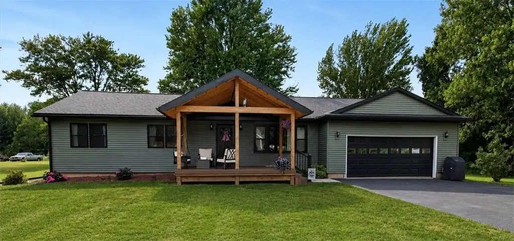 670 Larue Road, Manchester
