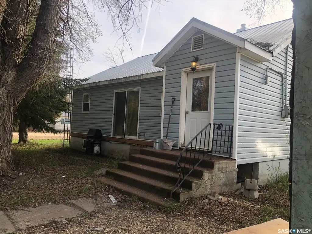19 1st Avenue N, Hyas