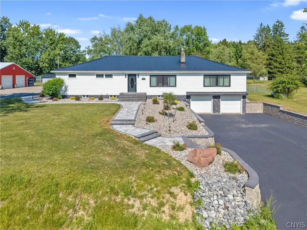 9702 Caughdenoy, Clay