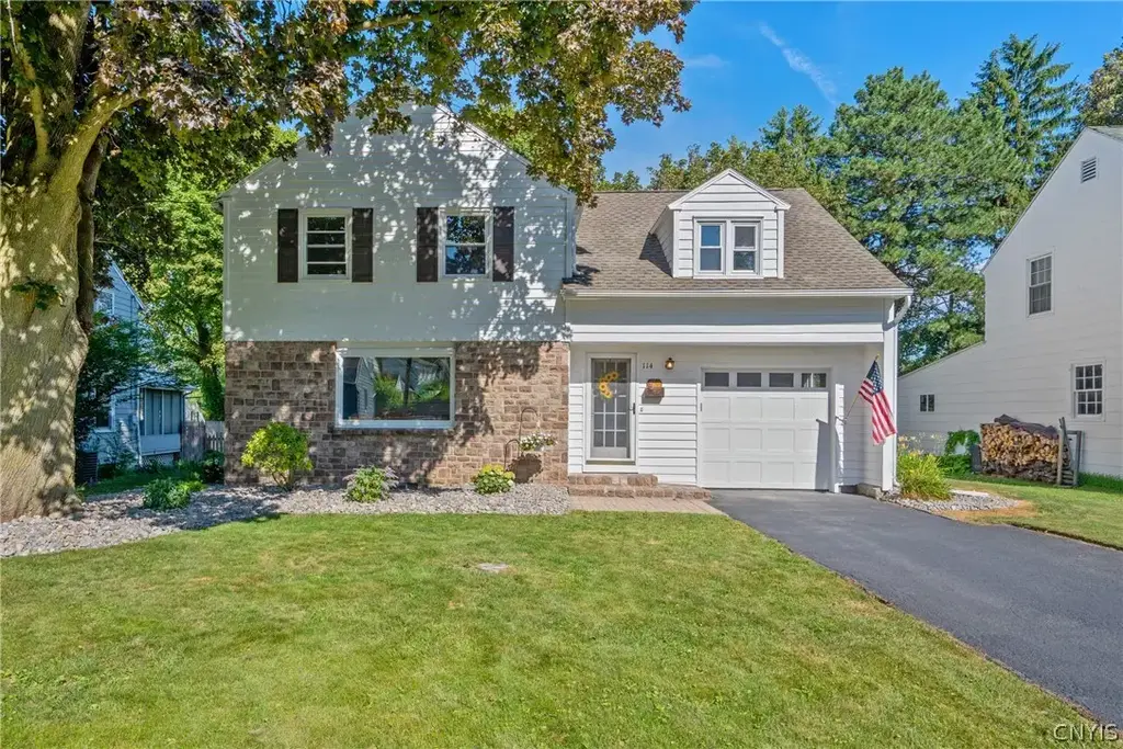 114 Downing Road, DeWitt